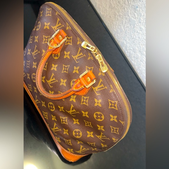 🛍️🛍️🛍️💯💯 Louis Vuitton
Monogram Alma PM🛍️🛍️🛍️💫💫💫💫 - Picture 2 of 16